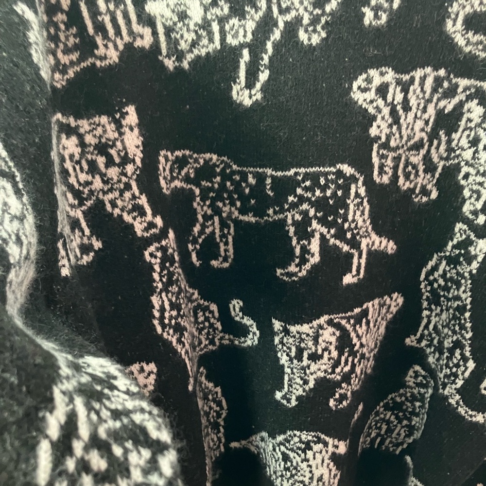 Faith & Zoe Black and White Leopard Print Sweater - Picture 8 of 8